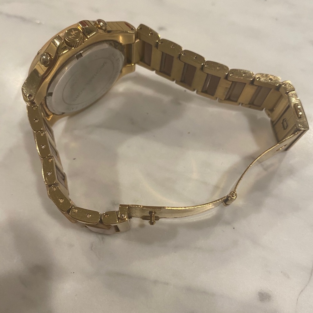 Michael Kors Tortoise Shell Watch - Picture 8 of 8